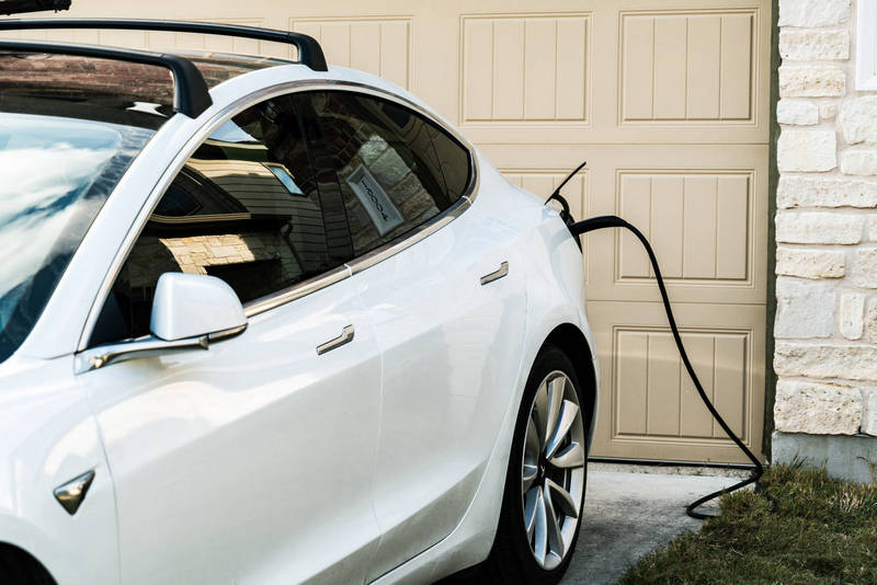 Comment recharger sa Tesla Model 3 à la maison ?